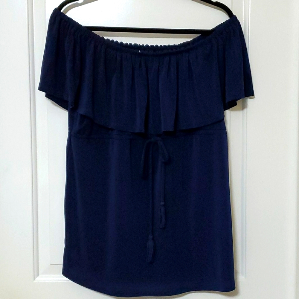 3/$20 sale! Motherhood off shoulder maternity top